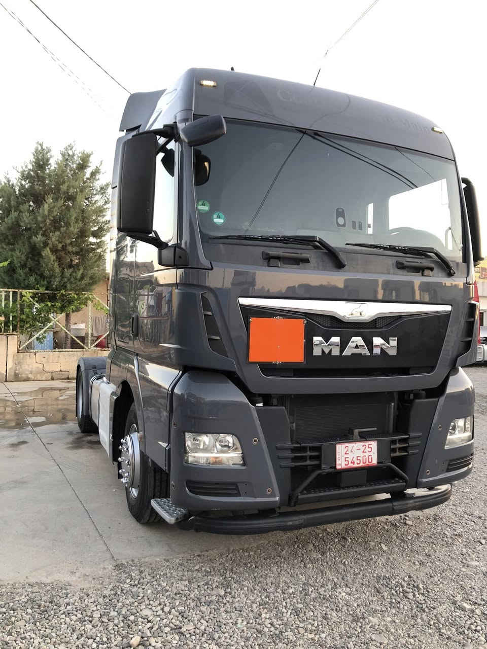 MAN
‎‏‎مان
دعامية حديد 
لون مميز أسمنتي
دبل سوبر 
مديل :2016 
گير مان. ZF
ريتايدر ماي
كامره حساس 
ثلاجه 
ممشاه 700 
كاتي دخول جديد مامشتغل بل العراق 
————————————————————
MAN 18.440
‎دەعامی ئاسن
‎ چیمەنتۆیی (سمنتی)
‎دەبڵ سۆپەر
‎‏‎‏‎مۆدێل ;2016
‎‏‎‏‎مان ZF گێر ؛ ئۆتۆماتیك
‎ڕیتایدەر ئاو 
‎كامێرە حاسە
‎سەلاجە
700KM ماوەی ڕۆشتن 
‎‏‎كاتی 
‎‏‎تازە داخڵ بوو لێرە ئیش نەكردووو 

📞***********📞

