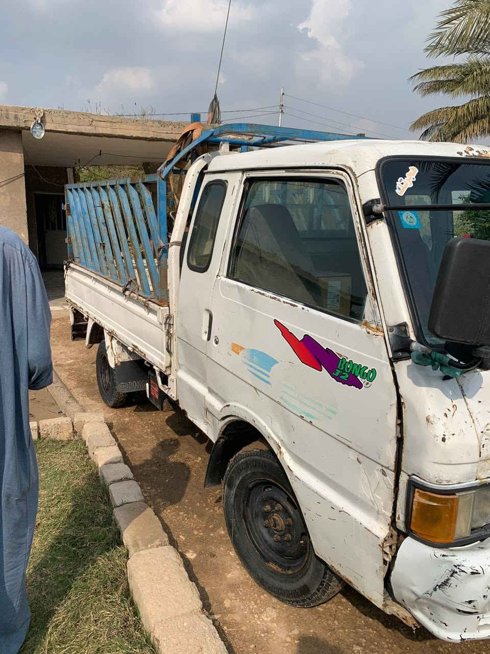 السلام عليكم كيه حمل للبيع مديل 94 محرك كير شاصي مكفول صدر وتيرات جدد ورقم نكليزي وسنويه جديده وتحويل ثاني يوم السعر 45 وبيه مجال المكان بابل قرب محطه جنه الفرات رقم الهاتف ***********
