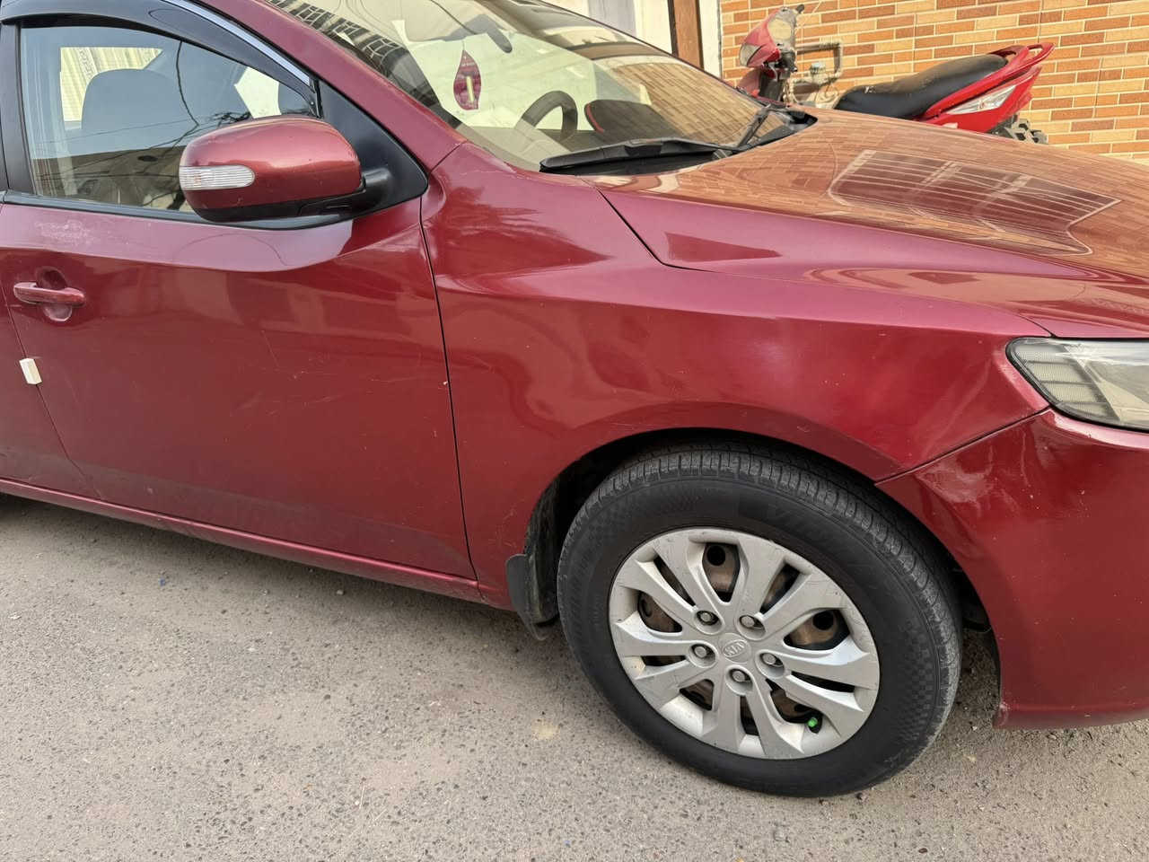 سلام عليكم سيراتو موديل 2010سياره خليجيه مابيه ضربه مصبوغه حزام بدون دواخل بيه سونارين بأسمي رقم دولي سليمانيه سنويها لل 2030 هزه جديده كير ومحرك وتبريد خير من الله كهربائياته كله شغاله حساسات خلفيه سياره مال بيت السعر 85 الرقم ***********
