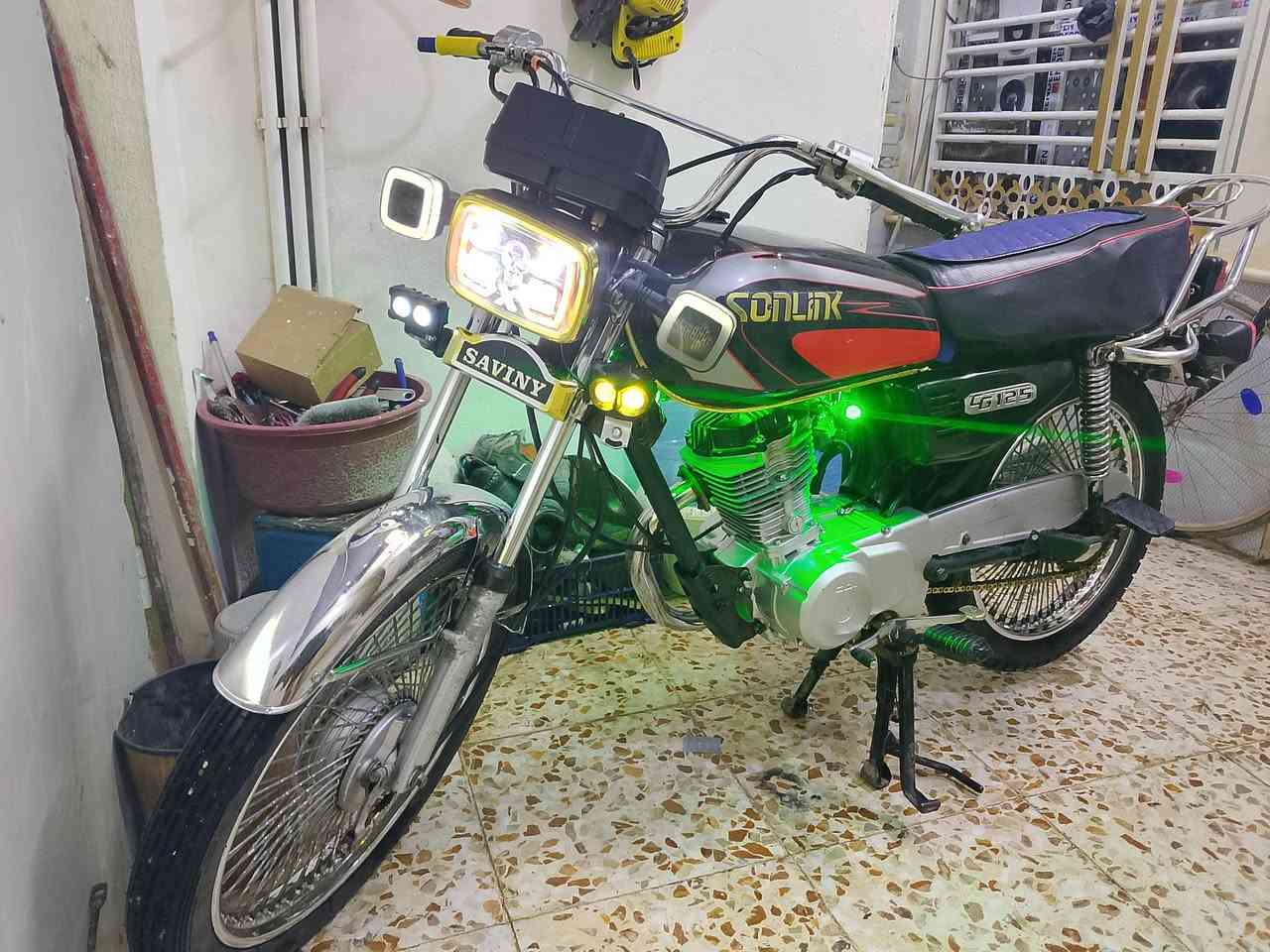 سلام عليكم عندي هاي للبيع جديده سعر 500 مكاني حله بابل شارع الحسينيه رقمي ***********
