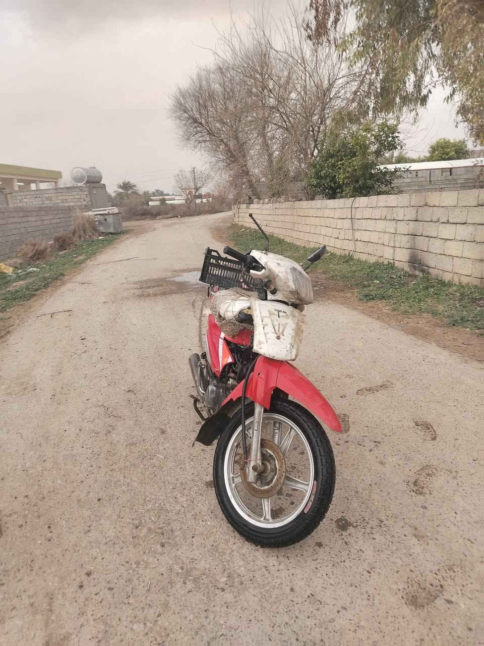 سلام عليكم سلفيز للبيع مكينته حلوه ونضيفه يحتاجله نقوصات بسيطه 2012 رقم الهاتف ***********
