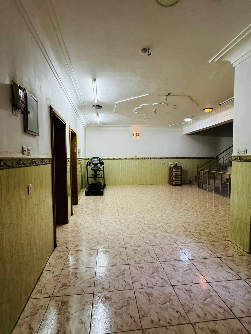 بيت للبيع في منطقة الحيدرية
-فرع اسواق السلة الذهبية
-مساحة 200م
-طابقين
-بناء نظيف
لمعرفة باقي التفاصيل الأتصال على الرقم التالي:
***********
او زيارة مكتب المستشار للعقارات
-شارع باتا / قرب سونار الدكتور ميثم صبيح
