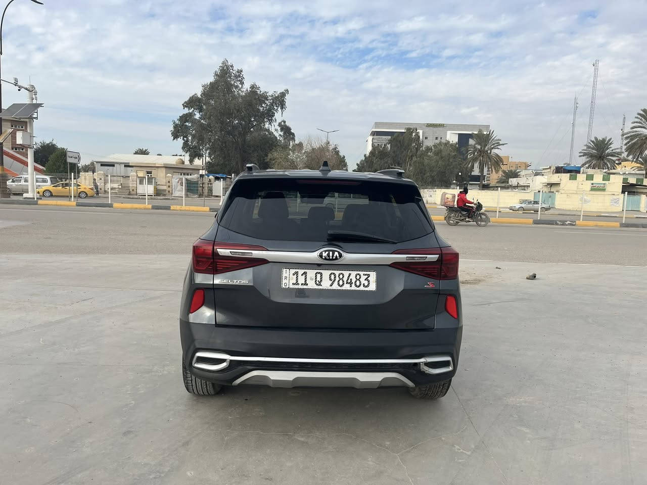 اڵڛڵام عليكم للبيع كيا سليتوس موديل 2021 محرك 2000 دوش بحاله ممتازه ذات موصفات معروفه رادارات تحديد مسار وموصفات اخرى السيارة جديدة بمعنى الكلمة ماشيه فقط 79 الف رقم بغداد بأسمي تخم تاير جديد صدر جديد اي نقص مابيها ضررها جاملغ وبنيد شواصي مكفوله لغد بي تصليح بسيط وبيها من امريكا رشات كلير فقط مكان السيارة ديالى بعقوبة حي المصطفى 7نيسان علما سعر السيارة 135 وماكو هيج سعر بهيج نضافه للاستفسار رقمي ***********
