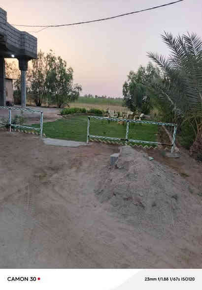 سلام عليكم
بيت كامل مساحه 300 كامل سيراميك
ارضيه وجدران مي كهربا. مجاري قريب عل شارع ***********?
