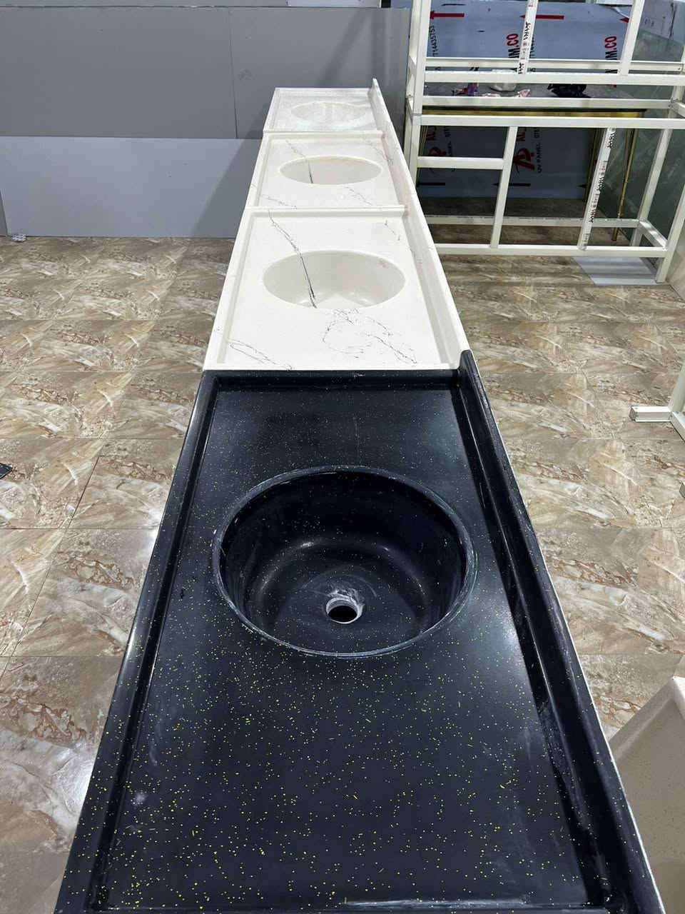 سنكات شغل جديد حطاطه تحشا خشب رفوف
 بنل حجل قلاب
 سنك قياس متر سعر 90 الف
سنك قياس متر و20. سعر 110 الف
سنك قياس متر ونص سعر 125 الف
يتوفر توصيل داخل الرمادي
يتوفر كافت الأوان ويرهم مرواس بمستخدم


**إذا كنت صاحب هذا الإعلان وتريد حذفه لأي سبب، رجاءا أرسل رسالة إلى الدعم الفني**