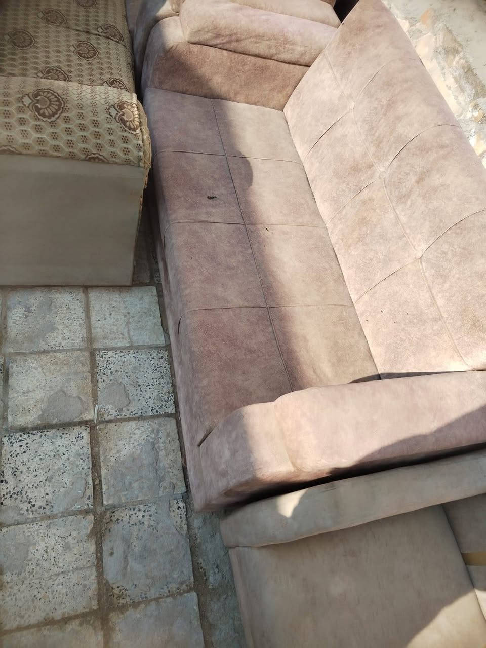 تخم اثاث للبيع مستخدم
السعر 450 وبيه مجال
لتواصل ***********
