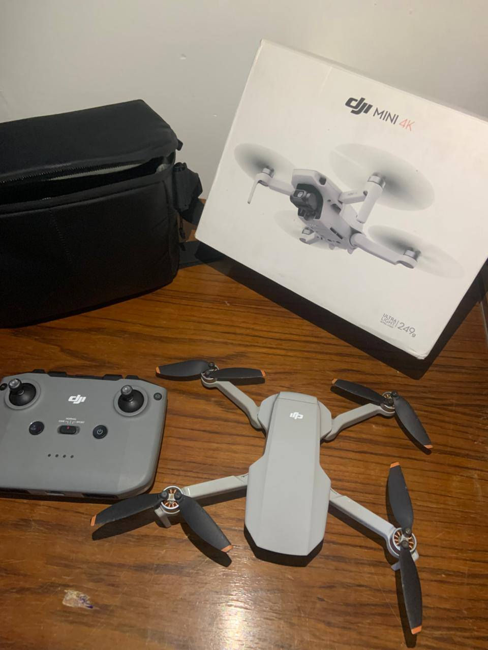 السلام عليكم اخوان 🤝
للبيع درون dJI MINI 4K

المدا مالتهة 5km حقيقي ❤️

و ارتفاع 500m حقيقي❤️

السعر 700 💵💵
تصوير 4K ويا رام 64gb ويا 3 بطاريات  و كامل ملحقات الجنطه و الباكيت مالته اخوان الدرون نضيف كلش و مرتب تصوير كلش مرتب و ماركه معروفه و حجمهة كلش حلو و ملحقات كامله وياهة مراوح اضفيه و كلش حلوه تصويرهة مرفوق بالمنشور ✅
للستفسار اكثر تفضلو خاص او اتصلو على الرقم 
***********
