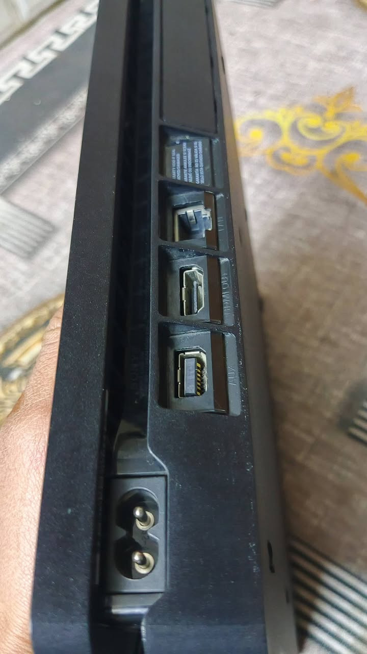 السلام عليكم شباب هذا عندي بلي 4 للبيع أسلم اون لاين يصير تنزل بي الاعاب اخوان البلي جديد استعمال قليل بي بيس 2025 تعليق عربي وبي لعبه سياراتت
وجستكات 2 وشرط يجي وياء كارتونه 
البلي نضيف بشوفت عينك اسخدام شخصي الجهاز لوك ما مفتوح وكل هذا 225 تعال خاص وتدلل مكاني


**إذا كنت صاحب هذا الإعلان وتريد حذفه لأي سبب، رجاءا أرسل رسالة إلى الدعم الفني**