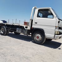 للبيع ازوزه موديل ٩١  رقم واسط نكليزي سنويه وهزه جدد تخم تاير مكينه وك...