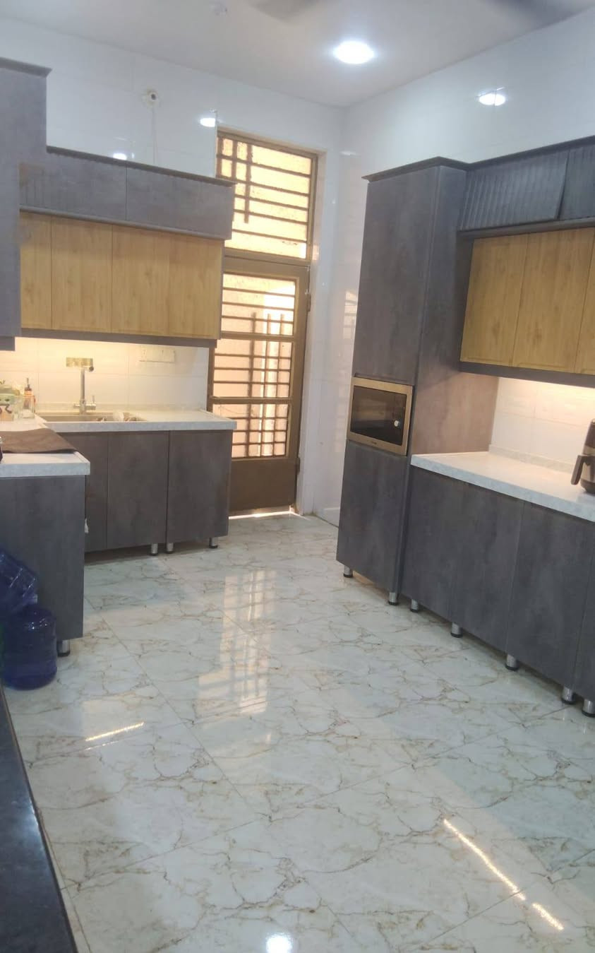 #للبيع دار سكن طابقين 6 غرف 200م مطلوب إسكان بالسياسيين 
التواصل على الخاص


**إذا كنت صاحب هذا الإعلان وتريد حذفه لأي سبب، رجاءا أرسل رسالة إلى الدعم الفني**