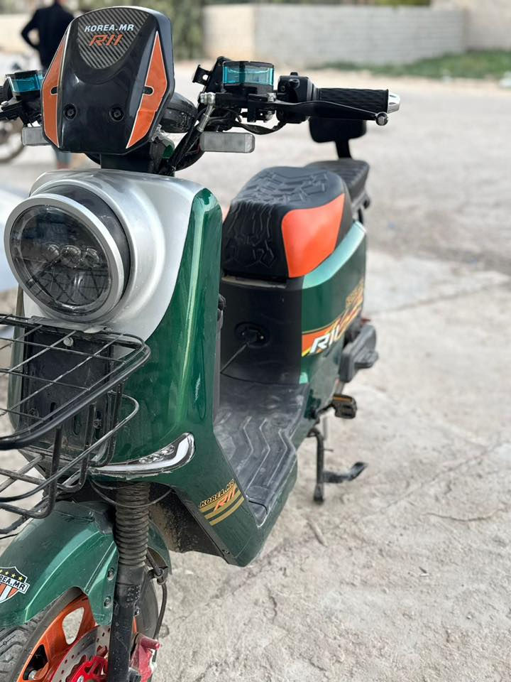 السلام عليكم دراجه شحن البيع  R11 مستخدمه شي قليل كالمله المواصفات اي نقص مابيها بطارياتها جديده 
السعر 750 مكاني ديالى جديده الشط 
اتصل على رقم ***********
