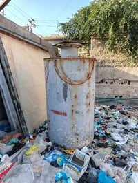 برميل عدد ٢  الحديد ثقيل اثنين طن البرميل تقريبا مال نفط للبيع السعر ٣...