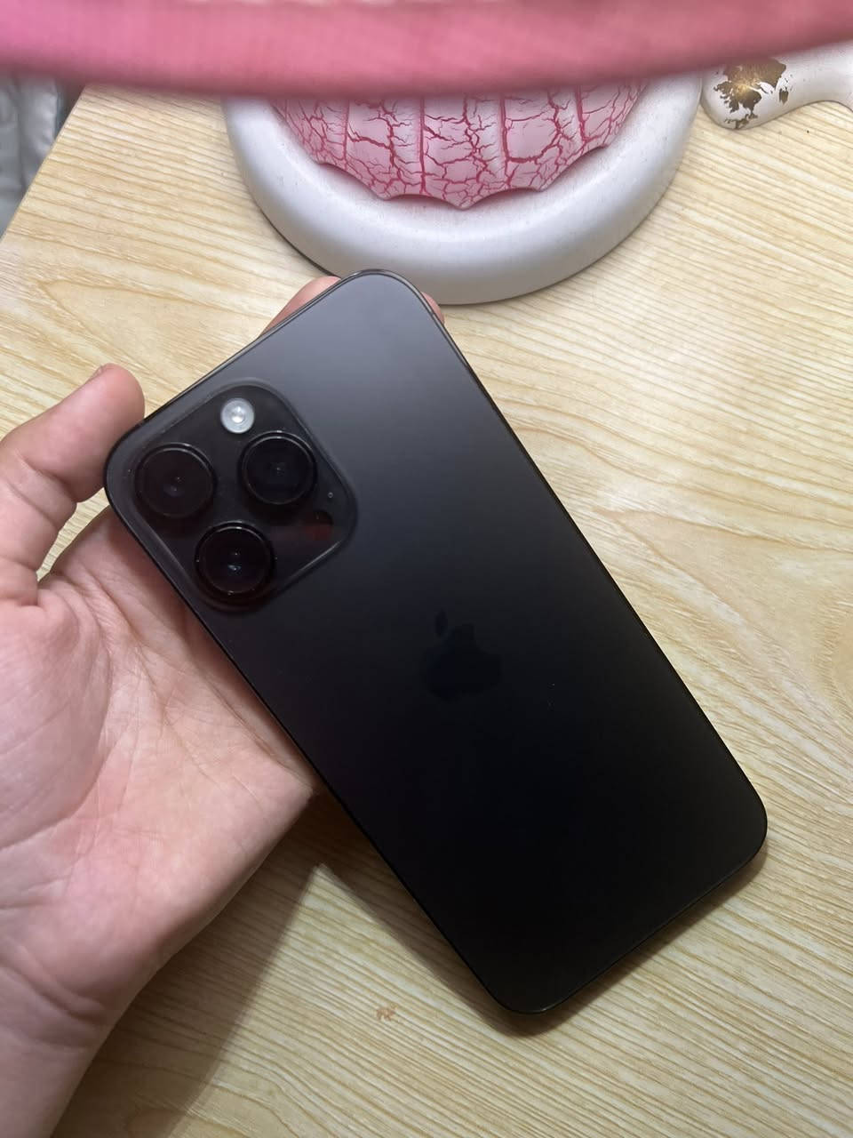 ١٤ برو ماكس ذاكره ٥١٢ بطاريه ٨٦ حقيقي جهاز كامل هوه والكارتونه بعده لوك السعر مليون
*********** كوت وشعندك مراوس نزل
