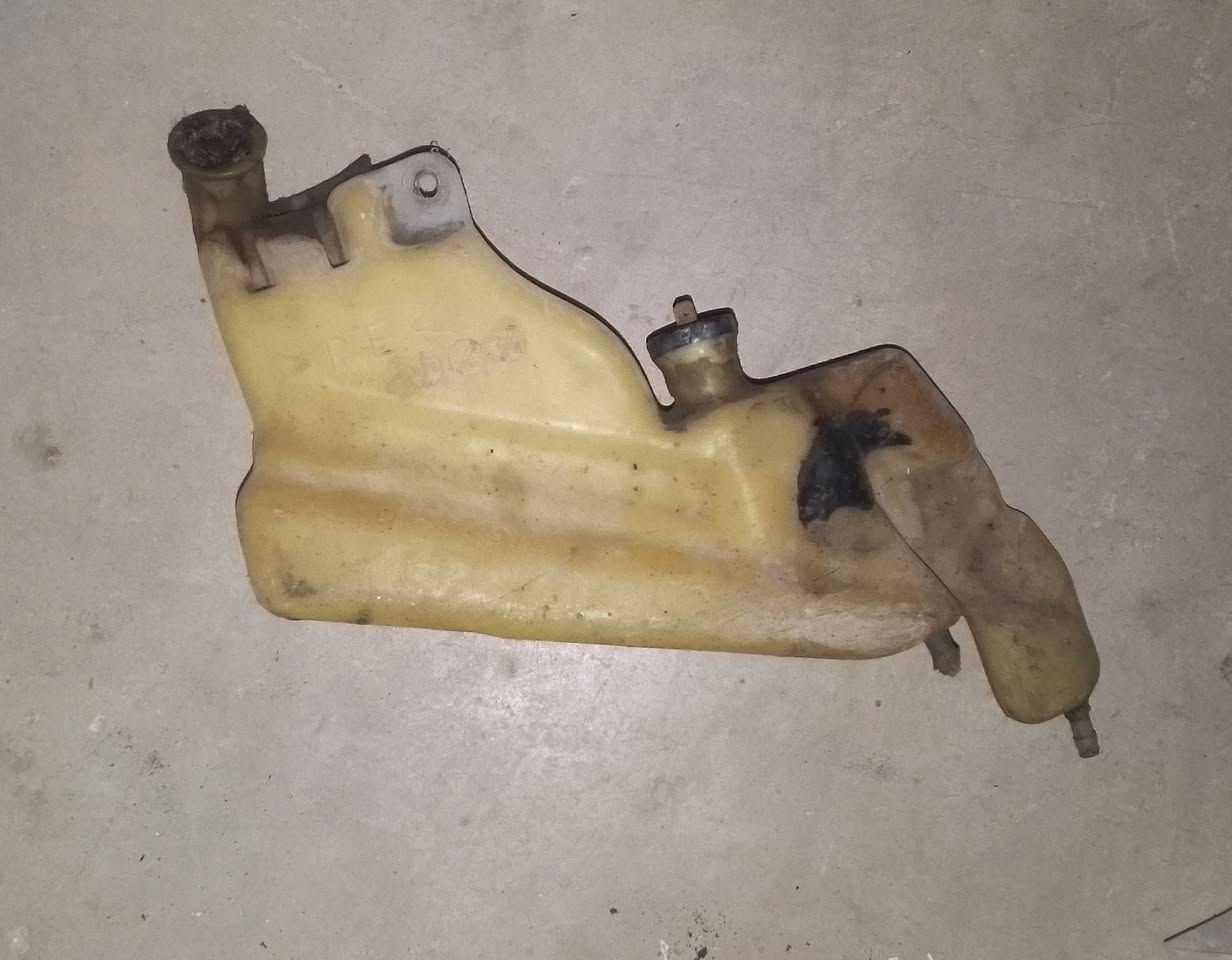 السلام عليكم عندي غراض درجه بطه للبيع +بوشه وبستم وملف مال دراجه عصفورية بلادي السعر  40 رقم واتساب ***********
