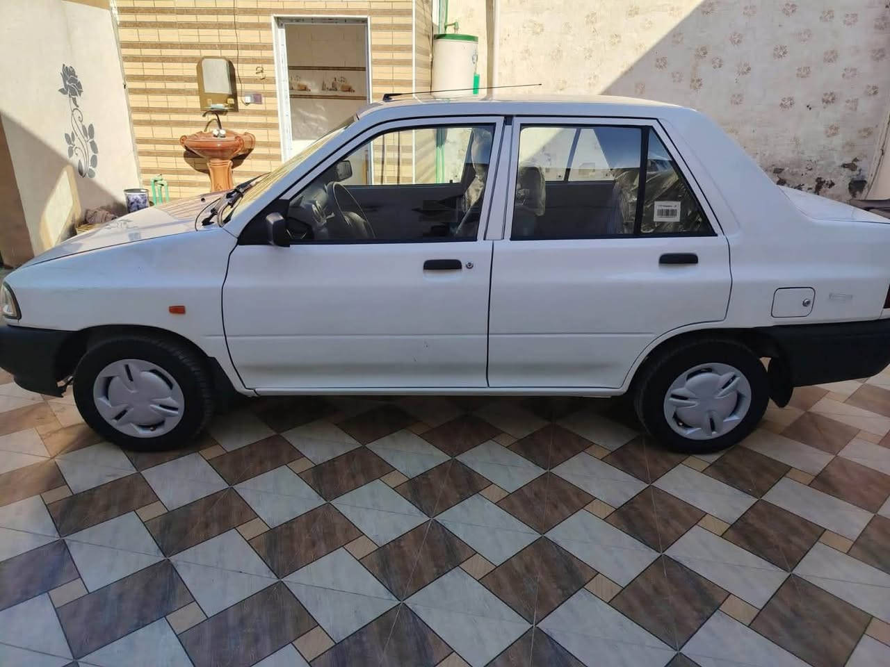 سايبا موديل 23 بيها باردات 3 اماكن ماشية قليل كلش 65 وبيها مجال كلش بسيط 
العبيديً  ***********

