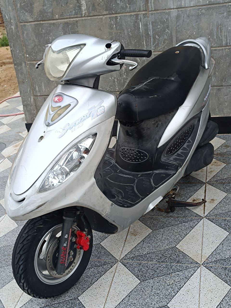 كامكو فحلv2دراجة جديدة مال حاوية مكان شطرة السعر 700 رقم***********
