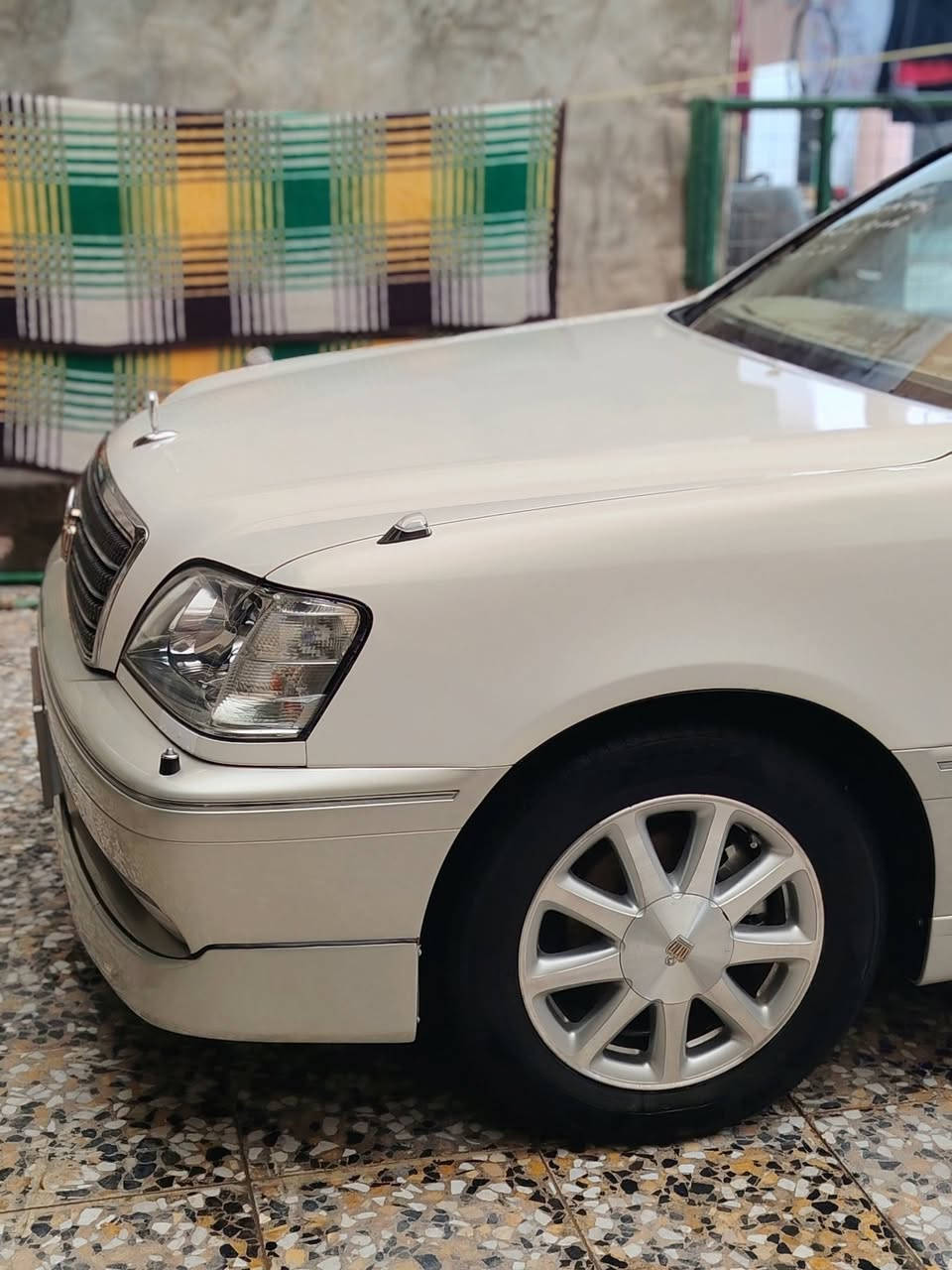 2002 كرستال أصل 
قرار 48 باسمي 
كفاله عامه 
شاصي 75 دي فور جبير 
3 تكم أربع كشنات كهربائي
ويل نجمه أبيض 
من الأخير سياره جديده ونضافه فول 
اليدور جديد 
سعر ١٧٣ بي مجال بسيط 
***********
