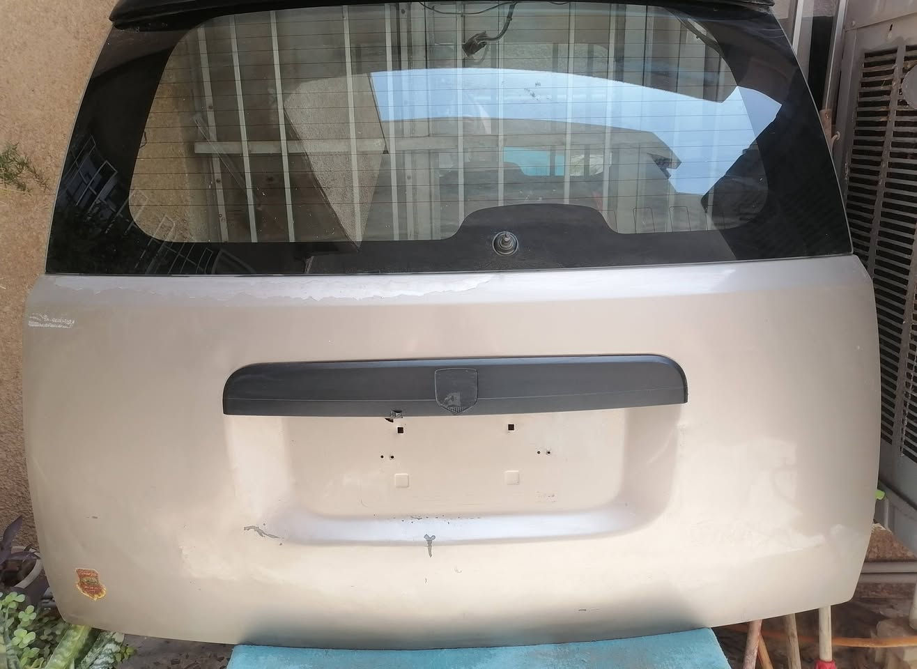 السلام عليكم. قبغ جنطه  دوج كرفان ٢٠٠٩ للبيع مكان بغداد ***********
