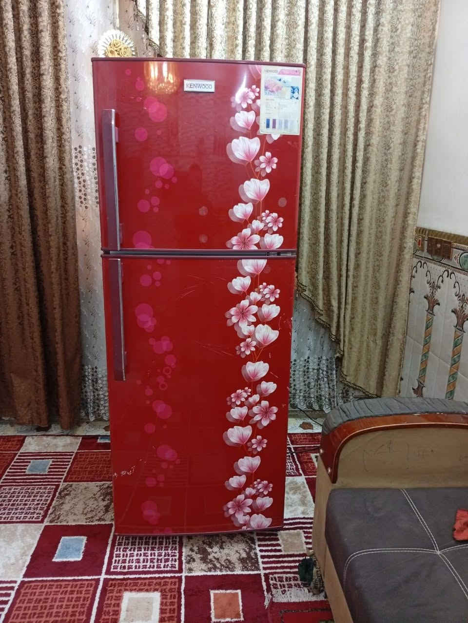 سلام عليكم ثلاجه جديده نضافه 100/90المكان بغداد حيور الستفسار على الرقم ***********
