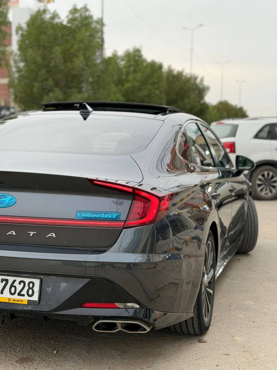 ‏سوناتا 2021 vip محرك 1600 تيربو
‏مواصفات لمتد مفوله 1/1
‏لون نفطي رقم اربيل دولي تريد تحويل تريد وكالة حاضر
‏بصمه 
‏كامرات 360
‏تطلع لكدام وترجع ب الريمونت اوتو بارك
‏اوتو هولد
‏٤ مودات قياده
‏تحكمات ستيرن
‏لد اضائه داخلي بلادي متغيرالوان
‏سستم صوت boss ١٢ سماعه
‏رادارات جانبيه اماميه
‏شاشه ديجتل
‏شاشه كبيره
‏داخل كريمي 
‏بنوراما
‏نضام ترحيب عند الاقتراب
‏ترحيب صوتي
‏العالي والناصي زنون + العالي اوتو من تقترب سياره يطفه وحده
‏كامرات ب شاشة العدادات من تفتح اشاره
‏كشنات كهربائي وخزن ميموري
‏مثبت سرعه 
‏تحديد مسار
‏قياده ذاتيه
‏وبعد هواي مواصفات 
‏ماشيه 75 الف مايل
‏حادثه بنيد مدبل ومصبوغ وبارد شبر بجاملغ امامي بدون دواخل وسيارة نضيفة الف متصرف عليهة كير محرك بلكارتون وصارف عليهه إدامة كاملة حدادية تخم تاير وبخاخات بلكات مجاول فيت بم بوليش
‏سعرهه168 وبيها مجال
‏الاستفسار *********** — ***********بي واتساب

‏
