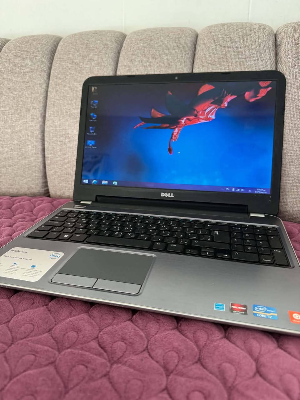 سلام عليكم
لاب توب مستعمل للبيع

* الموديل: Dell Inspiron 5521
* المعالج: Intel Core i7-3517U بسرعة 1.9GHz (الجيل الثالث)
* الهارد hdd 1t
* الرام: 8GB
* كرت الشاشة: خارجي amd وداخلي intel
* النظام: Windows 7  64-bit
(البطاريه تحتاج تبديل)

العنوان ؛ بغداد / مدينه الصدر
للتواصل ؛ *********** واتساب
السعر : 110 الف
