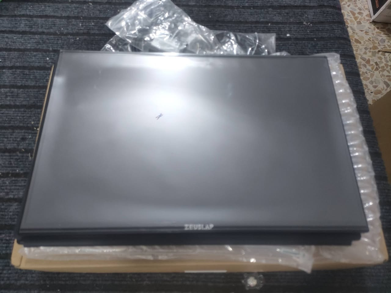 السلام عليكم 
شاشة محمولة حجم 16 ماركة zeuslap 
دقة 2.5k 
type c thenderbolt 144Hz
HDMI 120Hz
الشاشة جديدة لوك بعده بالچيس
السعر 90 ألف


**إذا كنت صاحب هذا الإعلان وتريد حذفه لأي سبب، رجاءا أرسل رسالة إلى الدعم الفني**