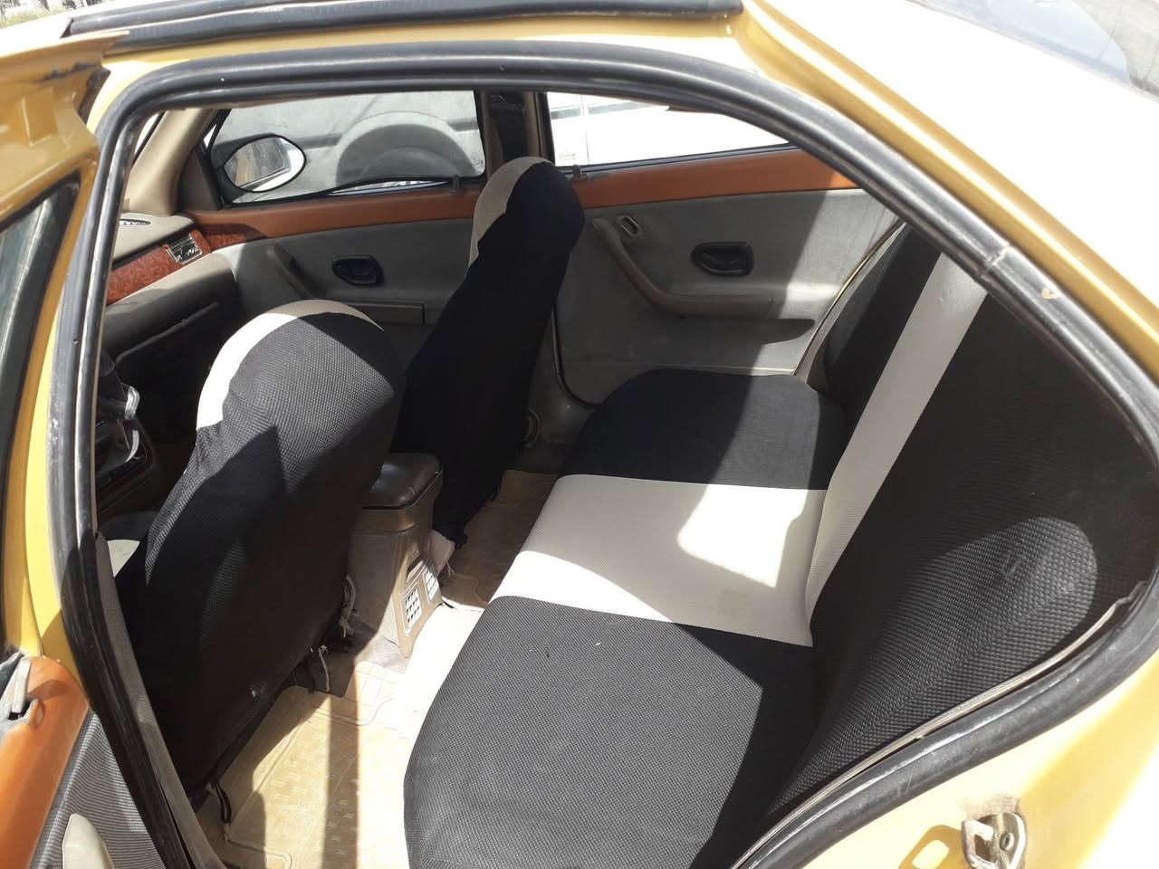 سمند للبيع مديل 10السياره رقم انكيلزي امصفره من كلشي تحويل مباشرا غرامات وهل سوالف ماعليها ولا ربع مكينه وكير جدد حداديه امامي جديده سنويه جديده مكاني النجف العباسيه (بيع مستعجل لان محتاج ) للاستفسار الرجاء الاتصال ***********
