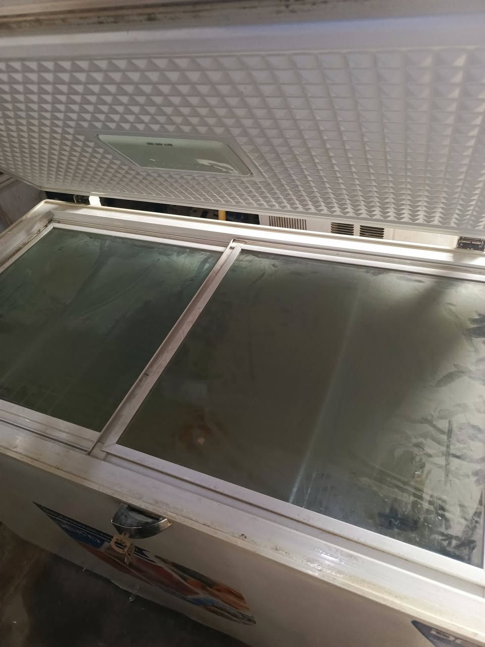 بلازمة 43  ثلاجة ومجمدة كلش نضيفات ***********
