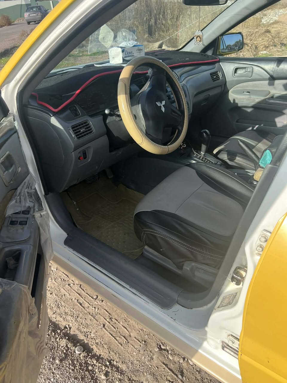 السلام عليكم  
مكلف بنشر اتصل وبيك خير وتدلل ***********
لانسر موديل 8 رقم ديالى  مكاني بغداد ناحيه الراشديه 
رقم نكليزي بسمي شرط التحويل مصفره هيئه غرامات هزه جديده 
تخم تاير جديد 
تبريد ثلج 
كير أوتوماتيك 
مكينه خير من الله لا صرف ولا بخار
صدر خلفي امامي نص عمر 
بيها ضربه خفيفه كلش بصندوك
وجالمغ الامامي بي طخه خفيفه دون وادخل 
السعر 62بيها مجال بسيط
