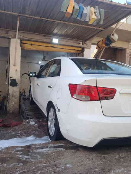 سيراتوا ٢٠١١ بيه صبغات فول فتحه رقم أربيل ألماني بيه دحجات وصابغهن مكفوله من الكلبه والتجوه مكينه كير حداديه تبريد تخم تاير جاهزه من كلشي تحب تحويل او وكاله جاهزه سعره ٨٠ وبيه مجال قليل ***********
