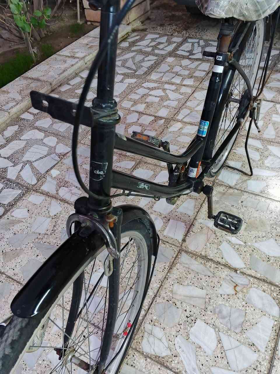 السلام عليكم للبيع بايسكل بناتي شرط جديد لوك وبالة وحجم ٢٦ مكاني بغداد كمالية الشراي يتصل أو يجي خاص *********** الواتساب
