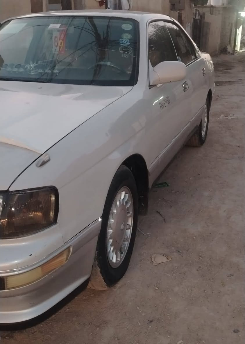 يالله بطه منفصل اصولي كفاله من كص ونقل مكينه ٢ ونص سياره كامله مانقصه ايشي فقط حداديه كلش نضيفه مصبوغه جماليه كفاله من ضربه شاشه ومضخم لايتات زنون  راعيه يمي سنويه منتهيه مشروع وطني   مكاني بصره سعر 60 او مراوس شنو عدك. ***********
