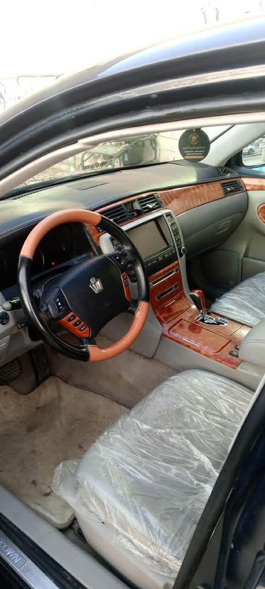 شاهینە 2007 گەورە بە بچوک مووس یەک پارچەی بۆیاخ سەلاجەو پەردەیە شاشەو کامیرە  چوارتایەی تازەی لە ژێرە سیعری بڕاوەم داناوە سەیارەکە نمونەیە کامل مەسروف کراوە تەبریدی ساردو گەرم بەشەرت 50 گەڵا معامەلەیەکی زۆر کەم 
*********** = *********** حلبجة, السليمانية
