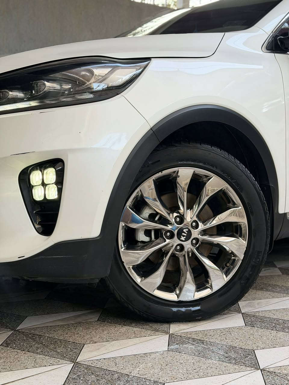 السلام عليكم
سورنتو 2019 خليجي كفالة عامة من كلشي السيارة لا بارد لا صبغ لا فتح لا تبديل السيارة جديدة بمعنى الكلمة ممتعوبة 
والسونار مرفق بلمنشور
السيارة فول عدى البنوراما
٦ سلندر ٧ راكب ٣ قطع تبريد
لدات امامي خلفي حساسات امامي خلفي
اريل انفگيشن
بصمة تشغيل
شاشة كبير +كامرة دوارة
دبل شباك لد
كشنات كهرباء
اشاير مريئ
ويل ١٩ كروم
وبعد مواصفاتها معروفة 
رقم بغداد تحويل مباشر مكاني كربلاء المقدسة 

***********
