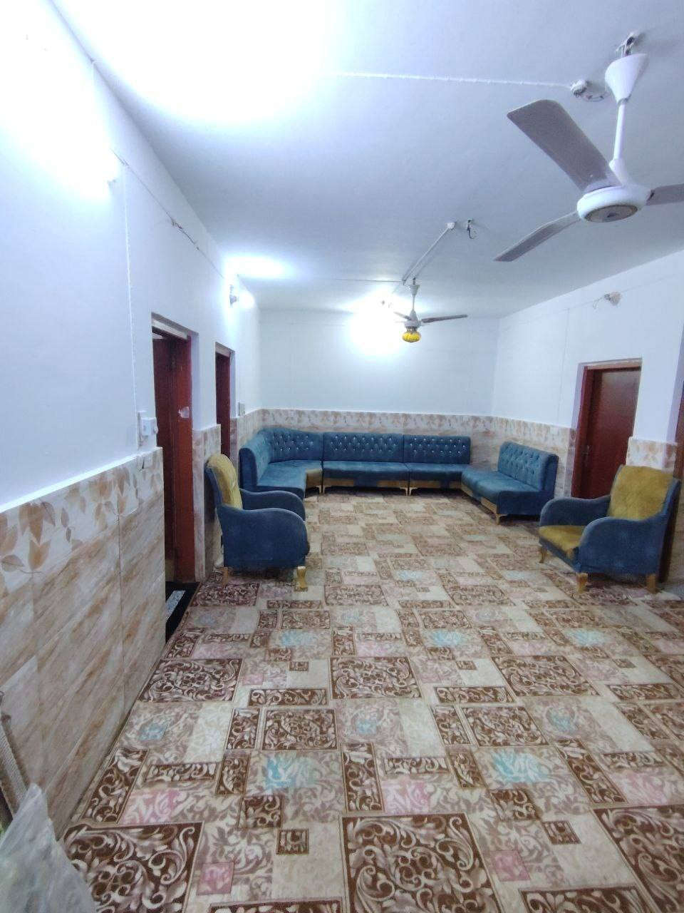 سلام عليكم
بيت للبيع حي الزهراء خلف  المعهد الفني
 قرب دور الاساتذه

مساحه البيت 200م طابو صرف بناء درجه اولى

 البيت طابقين يحتوي ع 

ستقبال طابق الاول 

صاله ثنين طابق الاول والثاني 

غرف خمسه طابق الاول ثنين الطابق الثاني ٣غرف 

مطبخ + صحيات طابق اول + صحيات طابق ثاني 

+صحيات خارجيه 

السعر خاص 

للاستفسار ***********
