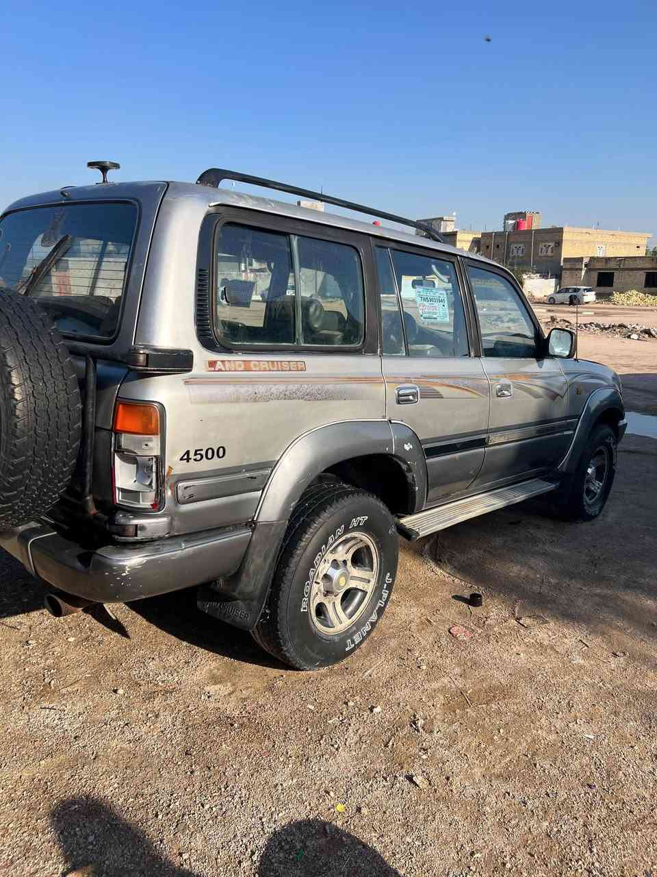 السلام عليكم لاندكروزر موديل 1990 السعر 60 وبيها مجال
للاستفسار الاتصال على الرقم 
***********
