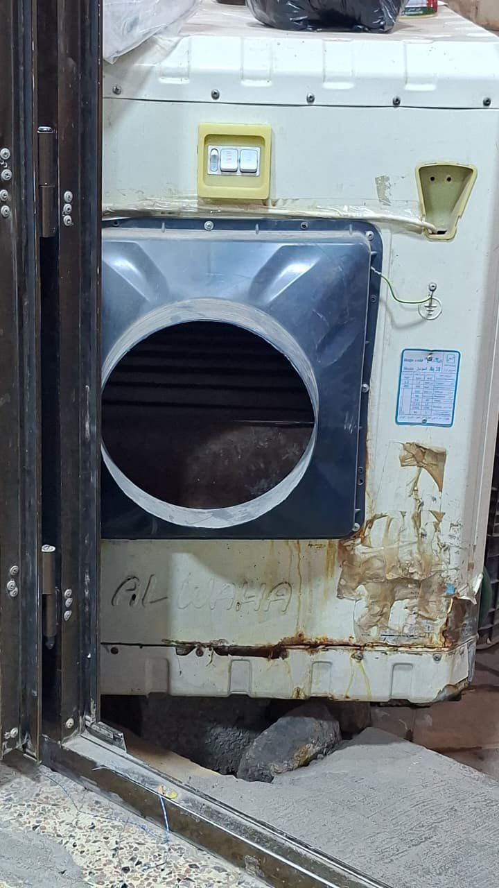 أغراض محل للبيع
***********
