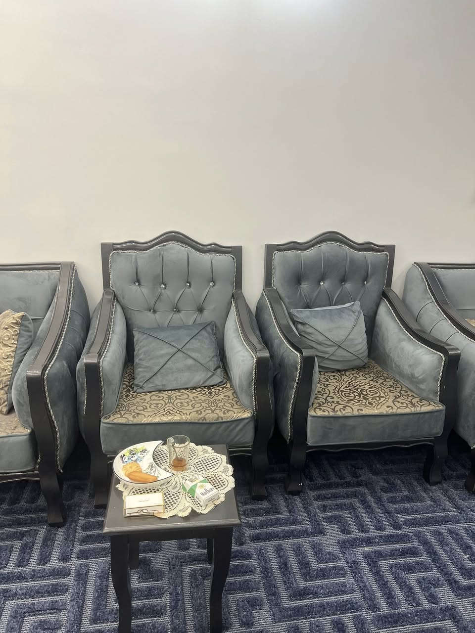 للبيع تخمين ٢٠مقعد للبيع جديد غير مستعمل صار شهر من اخذتهن مكانهن نجف حي الجامعه***********
