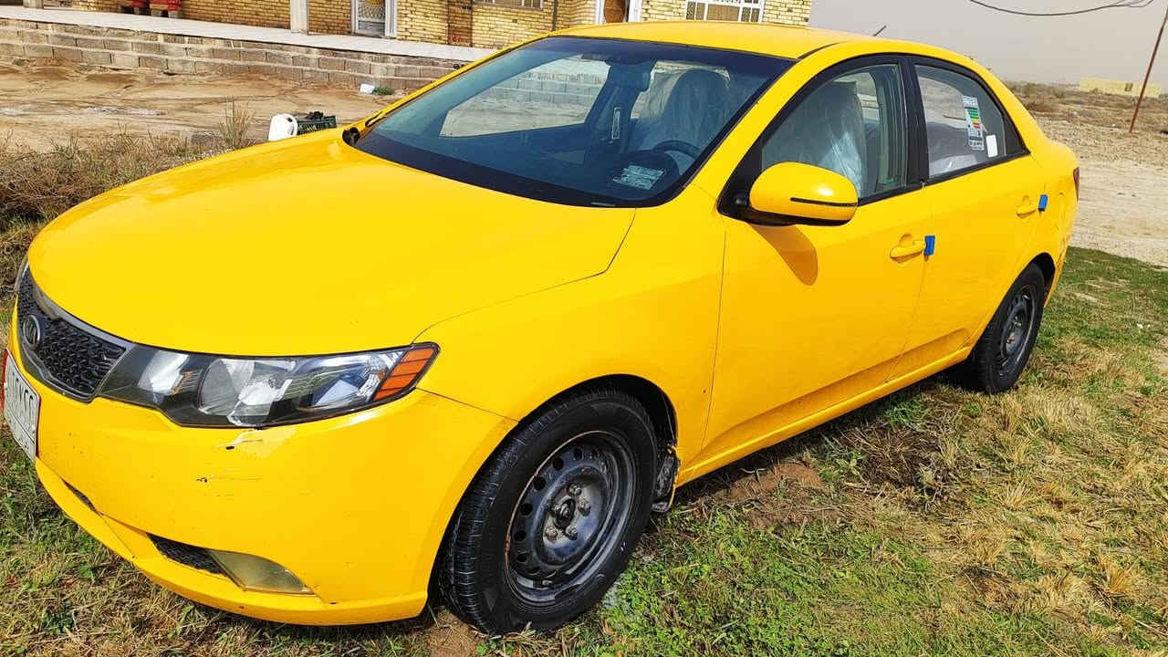 يا الله للبيع سيراتو خليجي موديل ١٢ بيه جاملغ أمامي مبدل جاهزه محرك كير تبريد حداديه تخم تاير كله جديد مصفره خط وبحث رقم ذي قار مشروع وطني سنويه جديده السعر ٧٠ وبيه مجال قليل شراي اتصل ماكو خاص 
مكانه الناصرية ***********
