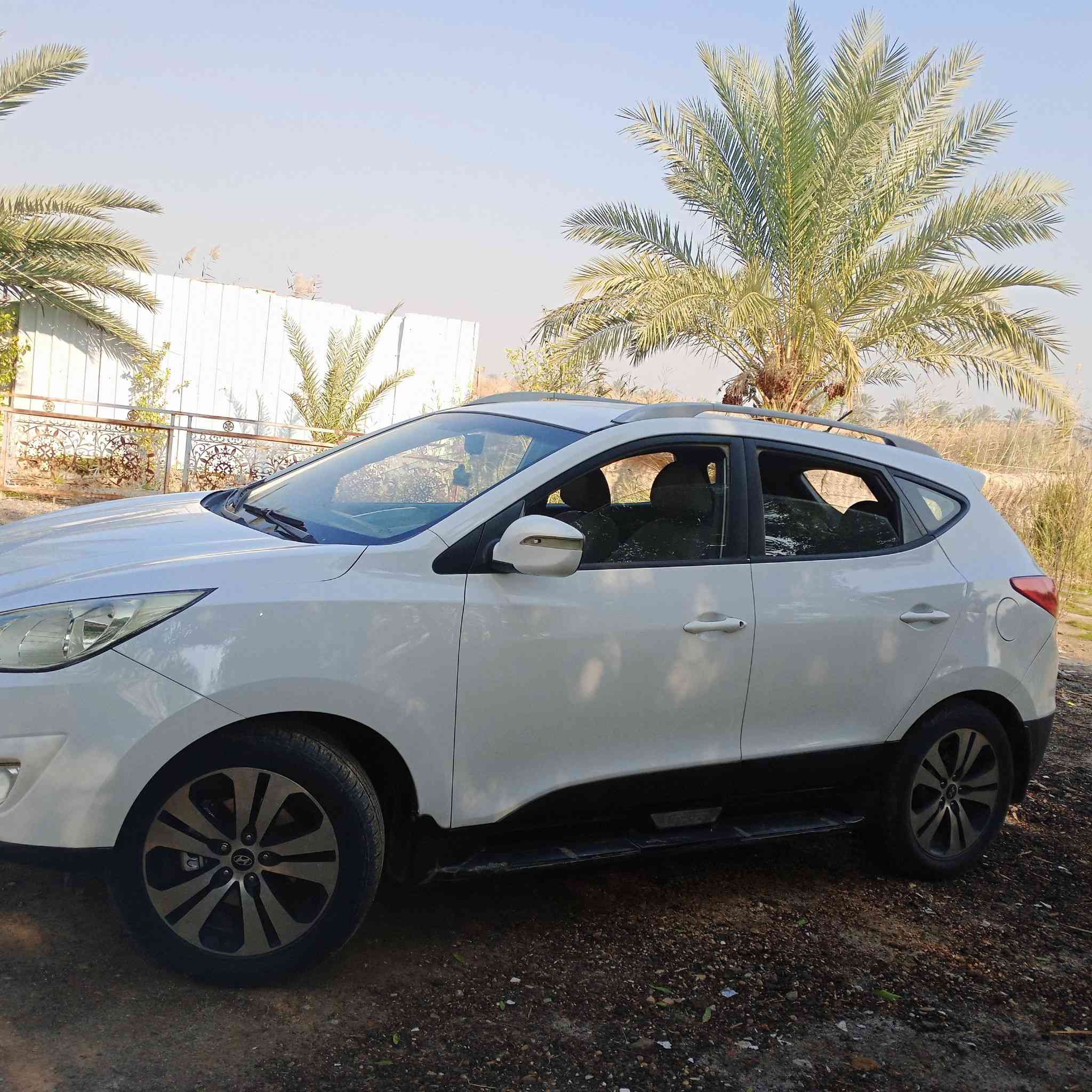 سلام عليكم ورحمه الله وبركاته
( بيع او مراوس حسب القناعه)
توسان موديل 13 خليجي 
بيه فقط جاملغ خلفي صبغ فقط ولباقي كفاله 
نص مواصفات 
مكينه الفين دوش 
رقم بغداد انكليزي تحويل مباشر 
مكان بغداد قضاء المحموديه 
سعر ١٤٢ وبيه مجال 
الاستفسار 
***********
***********
