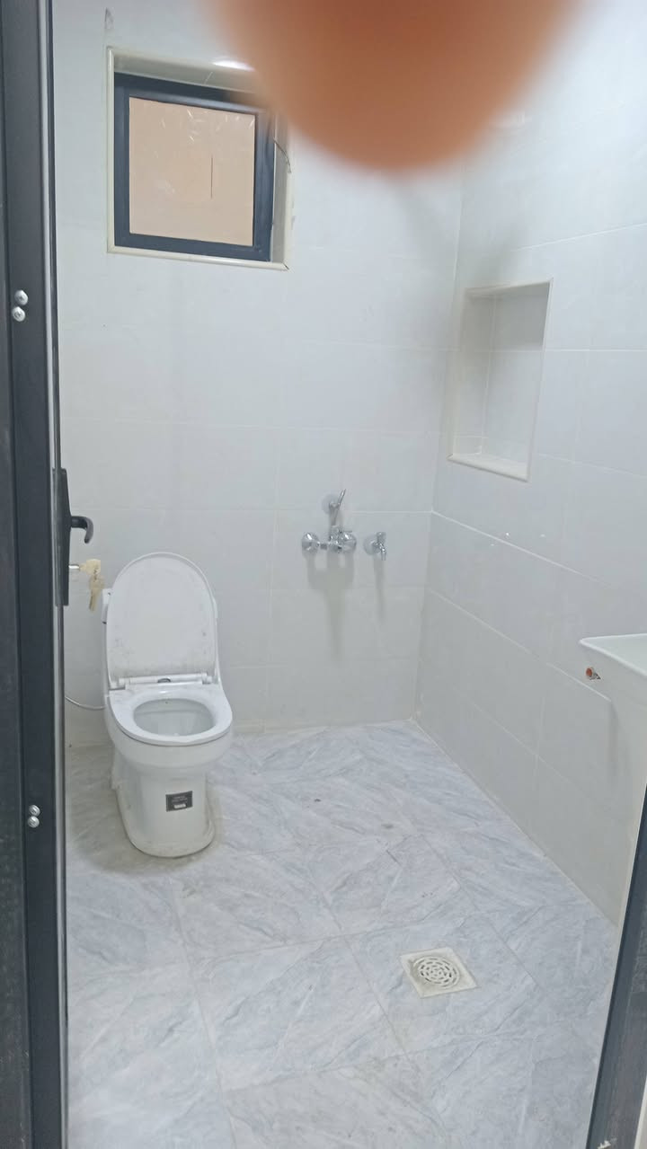 مشتمل للبيع مساحة100م
واجهة5م
نزال20م
استقبال ومطبخ معزول وخدمات في3 و4نوم
.........
موقع المشتمل الشعب حي التجار
.......
مراجعة مكتب الادلية ابو ايمن الحميداوي
***********
