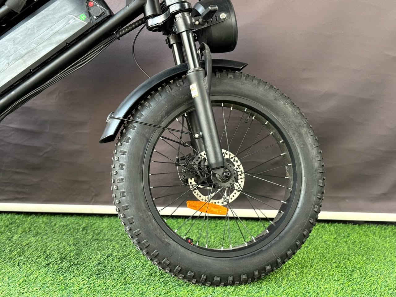 دراجة كهربائيه مميزه بالعراق
بطارية : ليثيوم
المحرك : 1000 واط
تمشيك 40 . 60 كم
وتاير دبابه متكامل المواصفات
وتشيل وزن عالي ونظام دبلات قوي دراجة متكامله وتغنيك عن البانزين وتجي وياها بام نفخ + شاحنه + حقيبه تخزين/ الشراي يراسلني خاص وبيه خير ويدلل


**إذا كنت صاحب هذا الإعلان وتريد حذفه لأي سبب، رجاءا أرسل رسالة إلى الدعم الفني**