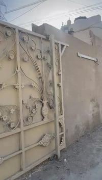 هذه البيت معروض البيع سعره٤٥ وبي مجال منطقه الاستكشافات والي عنده سوال...