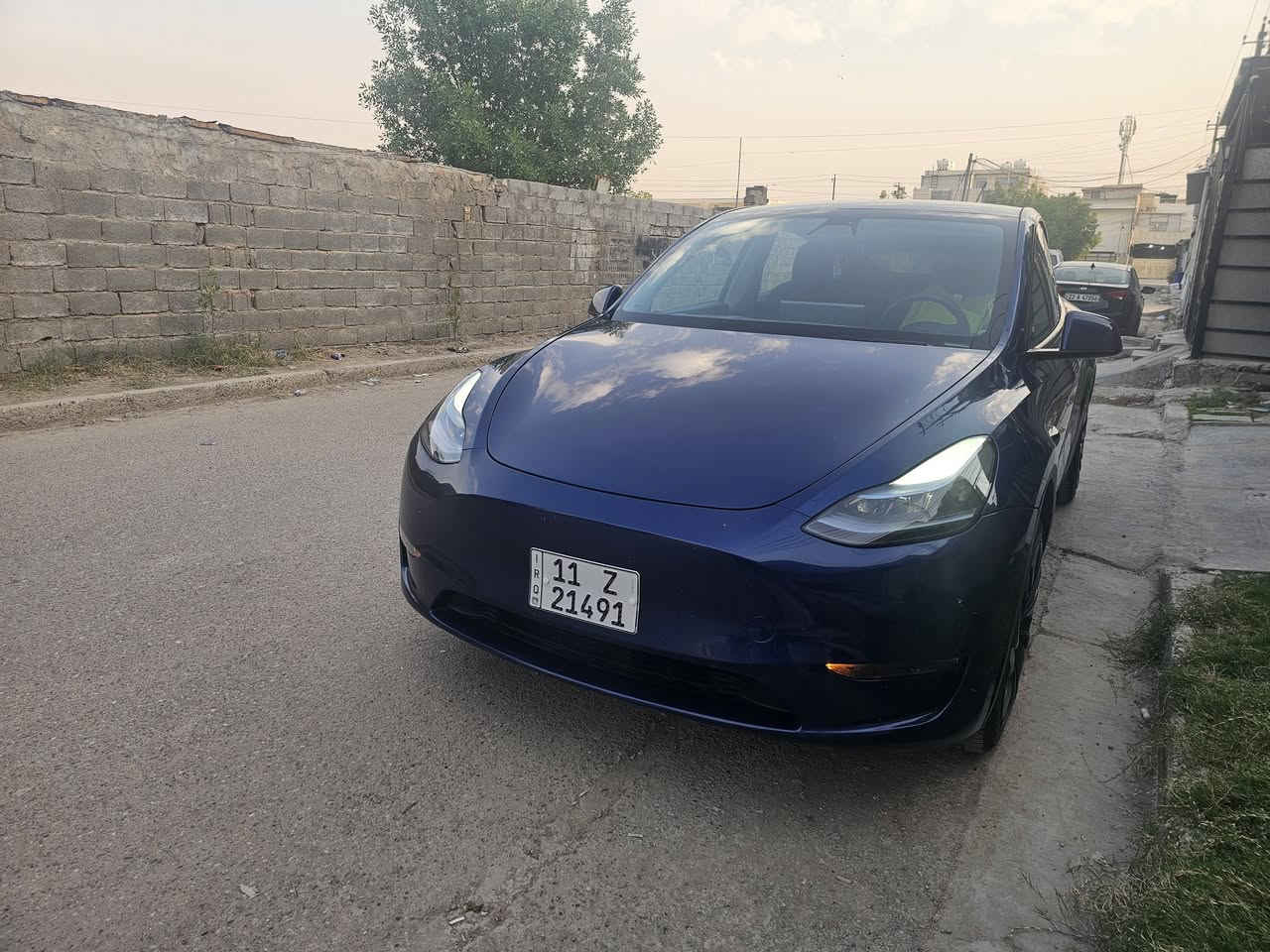 السلام عليكم 
تسلا y 2023 تك ماطور 
ماشي ٤٦الف كيلو وليس ميل
اون لاين 
صبغ بنيد بس و صور الحادث موجودة
ايرباك دركة و دشبول فقط
السعر ١٨٨$ 
مكانها بغداد
للستفسار وتساب او ماسنجر  
***********
