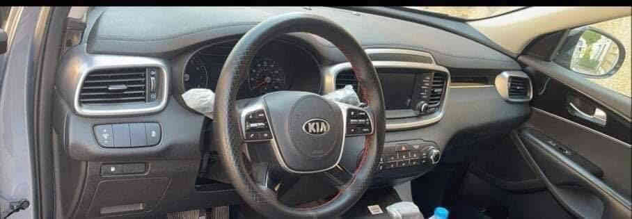 السلام عليكم
سورنتو 2020
 وارد امريكي للبيع 
رقم بغداد بأسمي تحويل ثاني يوم
الضرر: جاملغ جهة السايق و موضح بلصور
مواصفات
1-شاشة
2-اربع وضعيات قيادة(SPORT/ECO/COMFORT/SMART)
3-شاشة اعطال
4-فول تحكمات ستيرن
5-سايد بريك رجل
6-السيارة تو ويل المرغوب
7-اشاير بالمري
8- السيارة 7 راكب
9-قطعتين تبريد
10-السيارة 6 سلندر GDI
11-تخم تاير جديد
12-وارد امريكي
13-كير ومحرك مكفولات
مكان السيارة بغداد
0780 574 5896 
بي واتساب
