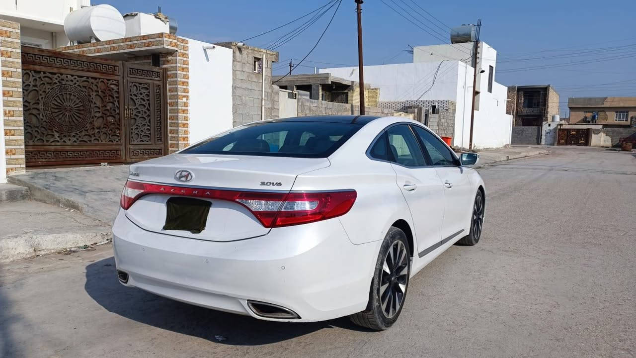 ازيرا  2014 خليجيه السياره جاهزه  رقم انبار
 السعر 138ورقه وبيه مجال الرقم ***********
مواصفات
محرك سته سلندر V6 3000 المرغوب 
كشنات جلد + كهرباء +تبريد تدفئه قطعتين 
بردات جانبيه +خلفية كهرباء بلاد
حساسات خلفيه +بصمة 🫆 ابواب 
بانوراما
مري شفط + لد ترحيب+ هيتر ضباب
تحكم ستيرن
سونار موضح 
سياره مكفوله
