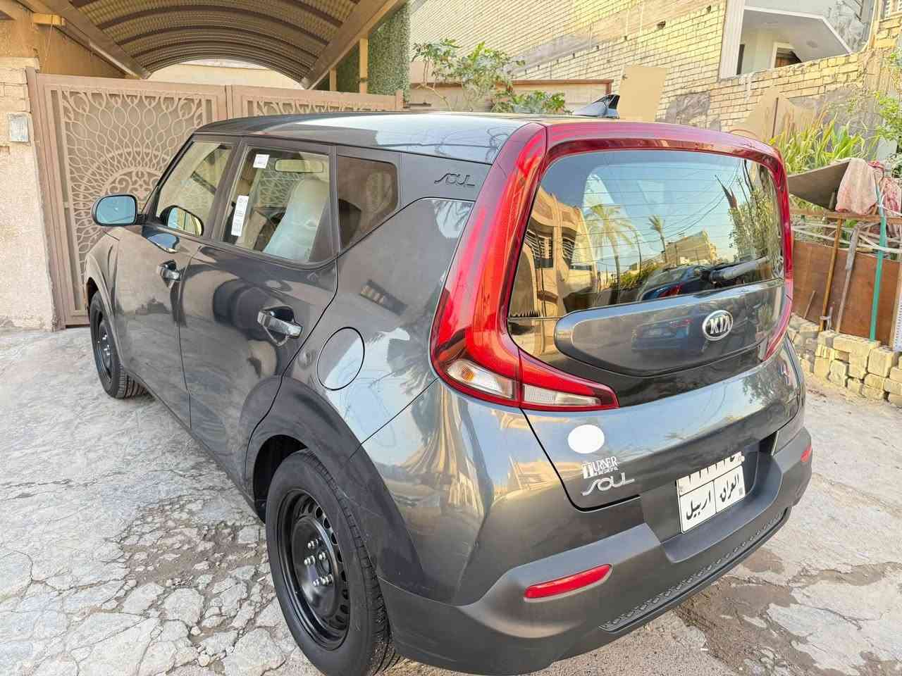 كيا صول 2020 للبيع
السيارة نظيفة كلش تبديل بس بونيد 
ماشية 90 الف ميل 
مواصفات S
محرك 2000 دوش المرغوب 
صور الحادث مرفقة 
الرجاء التواصل عبر الاتصال على هذا الرقم 
***********
متواجد واتس اب 
العنوان بغداد المشتل شارع المطبگ
رقم السيارة اربيل
