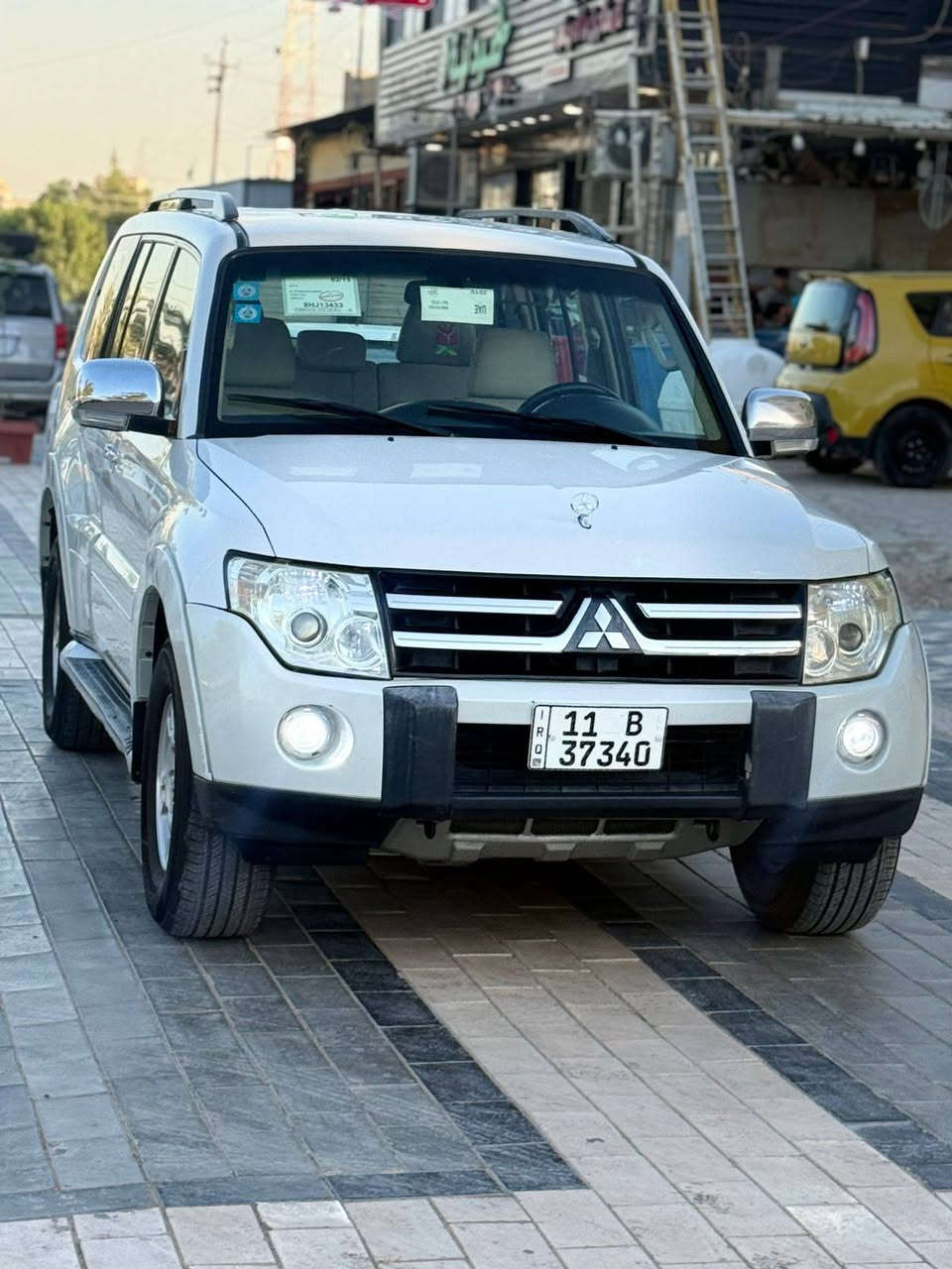 سلام عليكم للبيع باجيرو
نص فول 
 2008 رقم بغداد دولي بسمي
تحويل مباشر 
بيها نص جاملغ امامي صبغ
عله واضع الشركه زادتخم تاير كير مكينه حداديه خير من الله سياره جديده السعر113
 مجال 
مكان السياره بغداد 
***********
