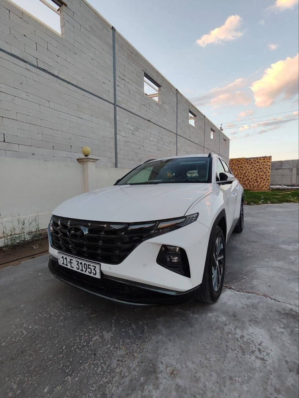 السلام عليكم للبيع  توكسان  2024 خليجي السياره مال بيت كله اديرلهه زيت رويل بيربل وبانزبن سوبر أو محسن
بعدهي   بوضع  الشركه
 ماشيه 24
 ضمان شركة
  رقم بغداد بسمي
مواصفاتها . 
محرك ٢٠٠٠
بصمة وتشغيل عن بعد
كراسي كهرباء  
ويل كب 18
بردات خلفية
هاند بريك بصمة
مانع انزلاق ومانع انحدار 
لايت زنون متحرك 
دشبول دجتال متغير
شاحن واير لس 
حساس أمامي وخلفي
كامرة دوارة 
حساس تاير
اوتو هولد 
مود درايف
مري ترحيب وشفط 
داخل بيجي
تبريد قطعتين
السعر  228 وبيها مجال 
مكان السياره الحله                                                                  ***********
