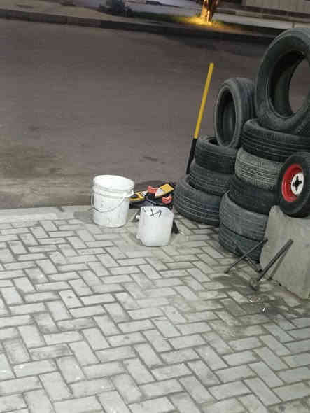 سلام عليكم شباب محل كامل للبيع هوه وموقعه يعني تجي گبل تفتح بي بدون ما دور محل موقعه قرب ساعه المعقل عشارع ومساحه كدامك كلهه الك لمحل ينباع كامل شيله وحده سعر5وربع لغراض صارلهن ٢٠يوم  كله جديد حته سبلت للستفسار ***********   البصره المعقل
